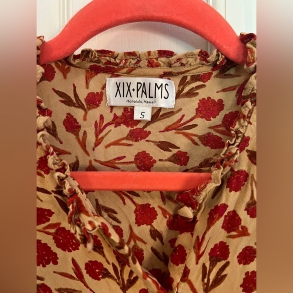 XIX PALMS S Toledo Ruffle Top - Picture 3 of 12